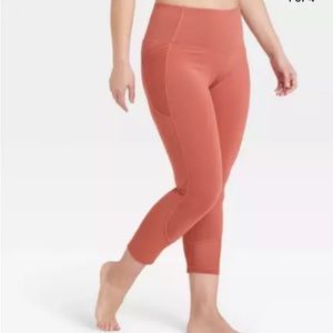 NWOT All In Motion Contour Powerwaist High-Waisted Capri Leggings